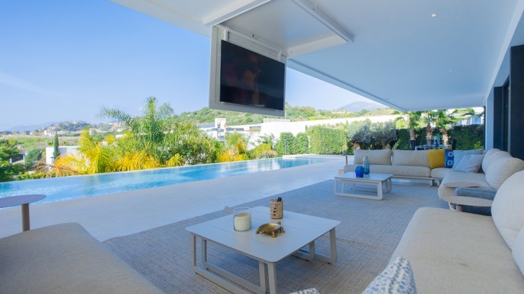 New golf valley luxury villa