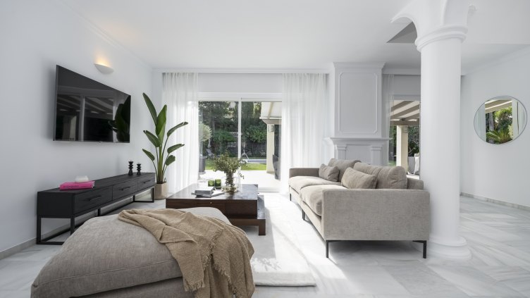Partially renovated beautiful villa is located in Nueva Andalucia