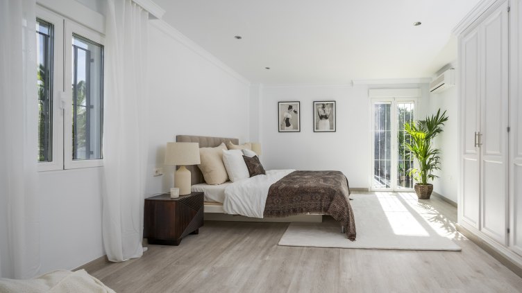 Partially renovated beautiful villa is located in Nueva Andalucia