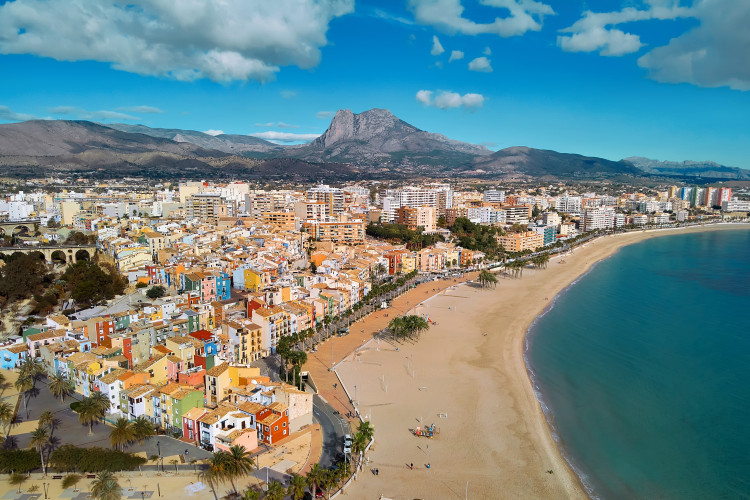 Luxury new-build apartments with sea views in the center of Villajoyosa