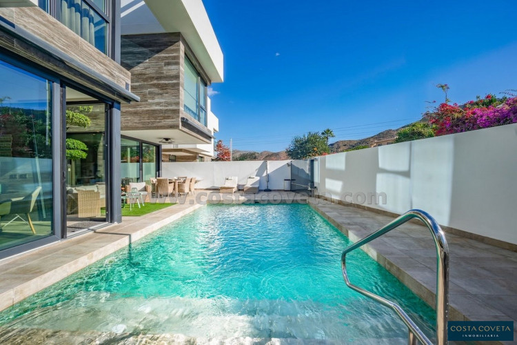 Exclusive modern villa in the heart of El Albir