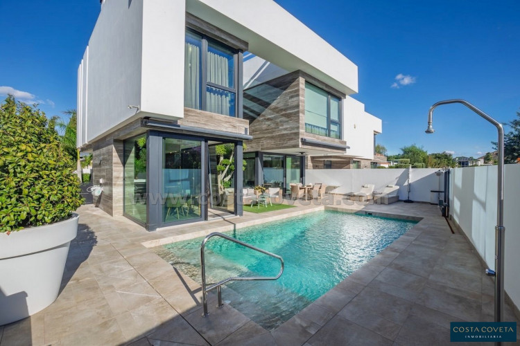 Exclusive modern villa in the heart of El Albir