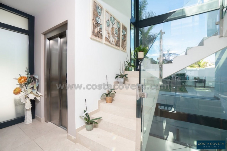 Exclusive modern villa in the heart of El Albir