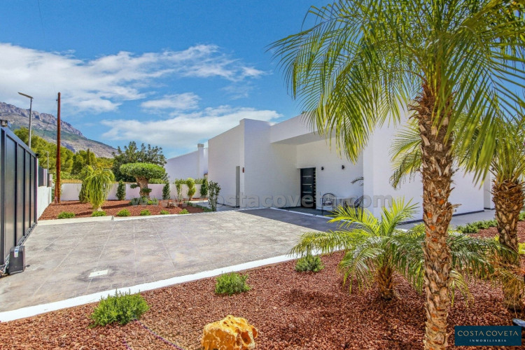 Exclusive Modern Single-Storey Villa in a Peaceful Residential Area of Altea