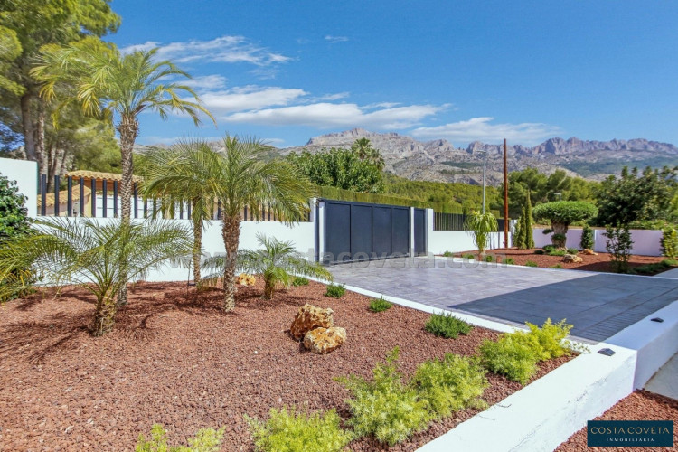 Exclusive Modern Single-Storey Villa in a Peaceful Residential Area of Altea