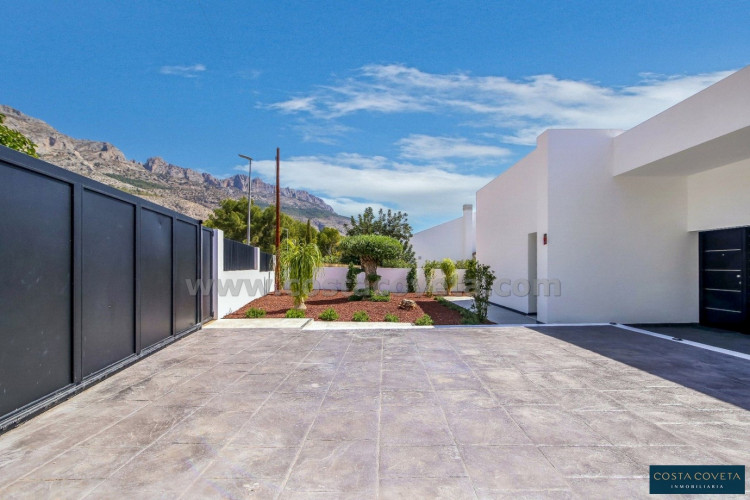 Exclusive Modern Single-Storey Villa in a Peaceful Residential Area of Altea