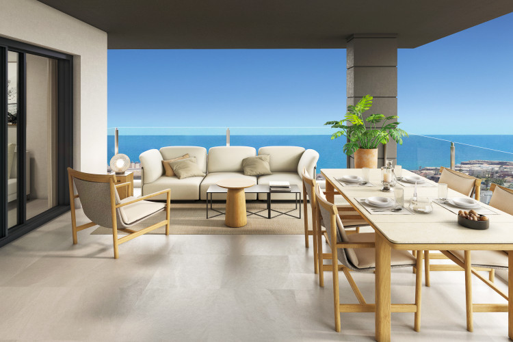 Penthouse with very spacious balcony and private roof terrace in La Mata