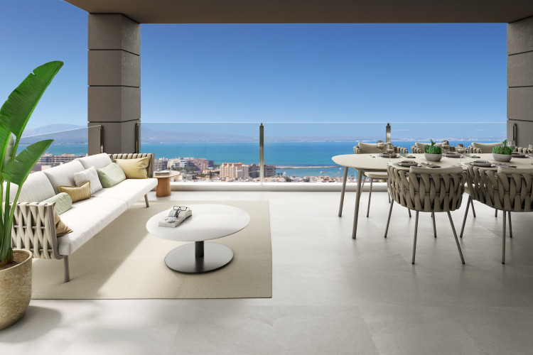 Penthouse with very spacious balcony and private roof terrace in La Mata