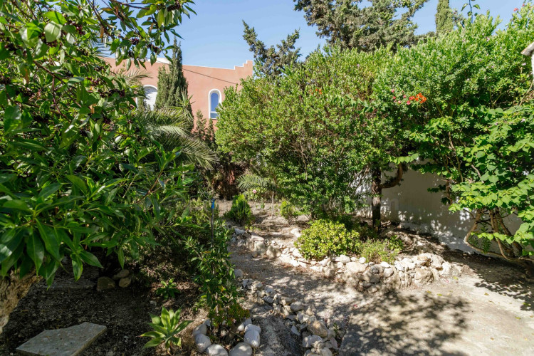 Detached chalet with big garden near the sea