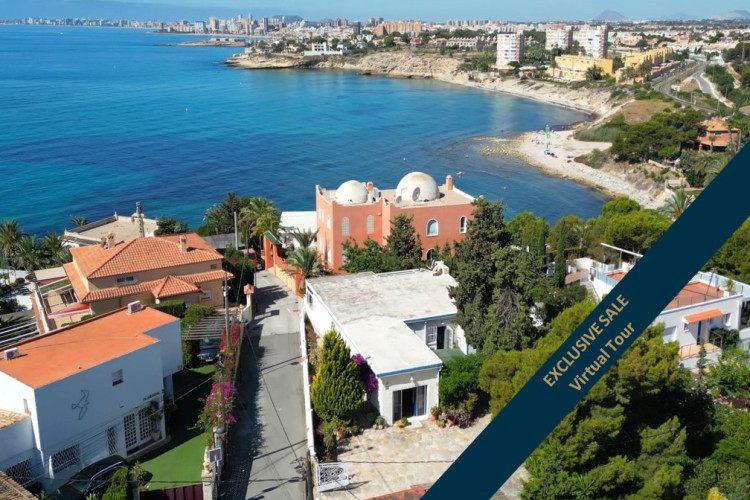 El Campello, Detached chalet with big garden near the sea