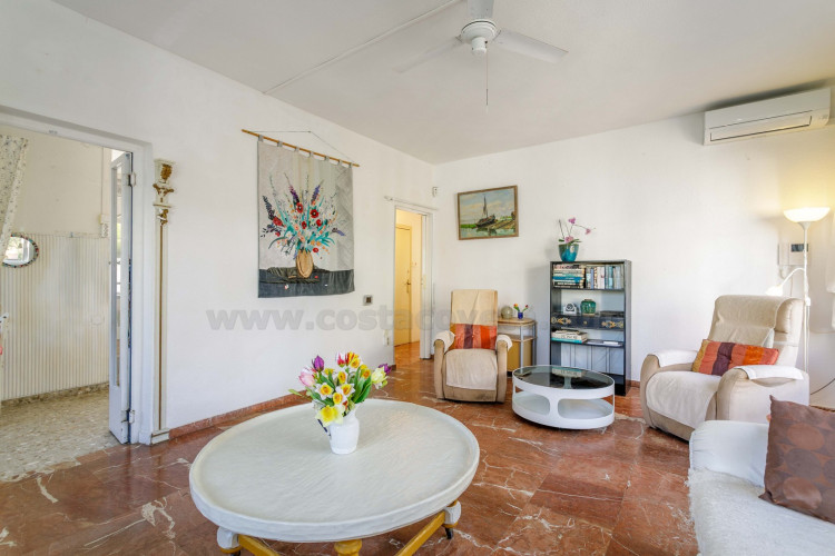 Detached chalet with big garden near the sea