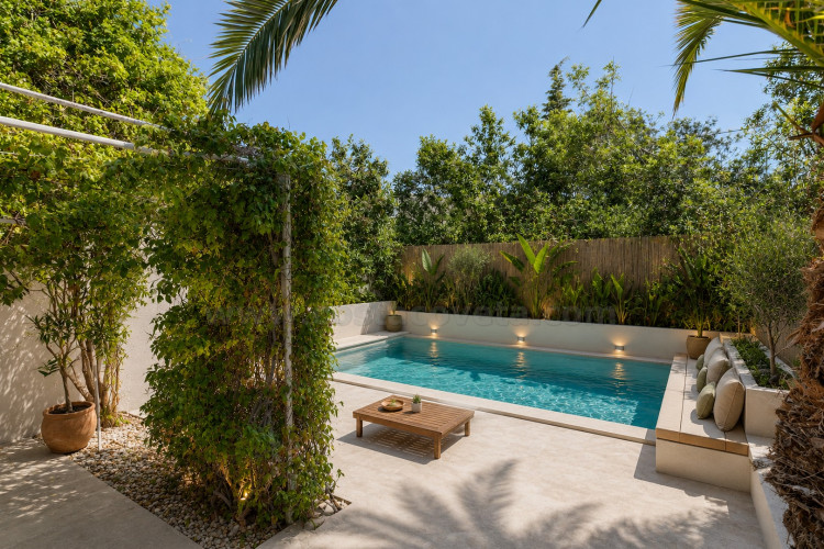 Detached chalet with big garden near the sea