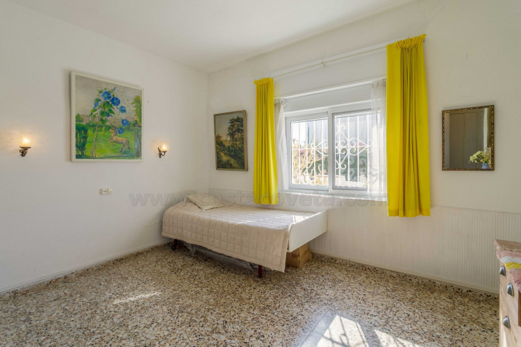 Detached chalet with big garden near the sea