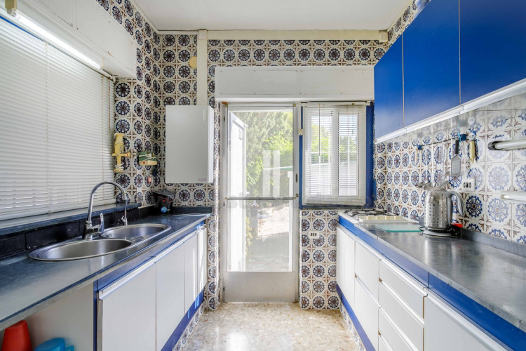 Detached chalet with big garden near the sea