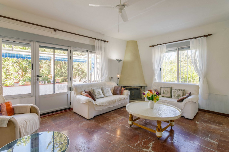 Detached chalet with big garden near the sea