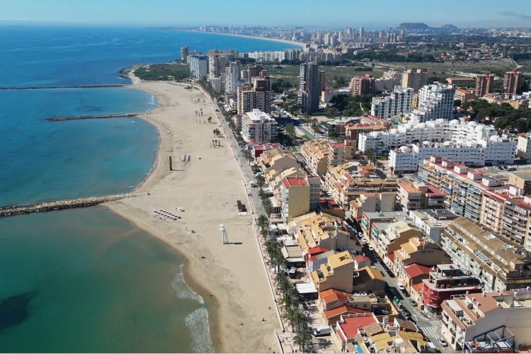 Precioso piso en el corazon de campello muy cerca del mar