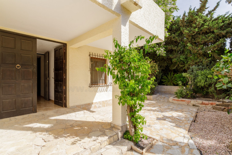 Espectacular chalet estilo mediterraneo cerca del mar