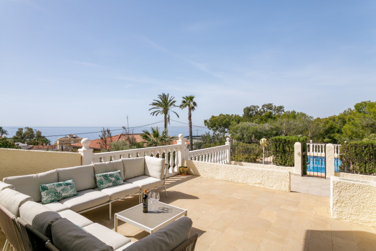 Espectacular chalet estilo mediterraneo cerca del mar