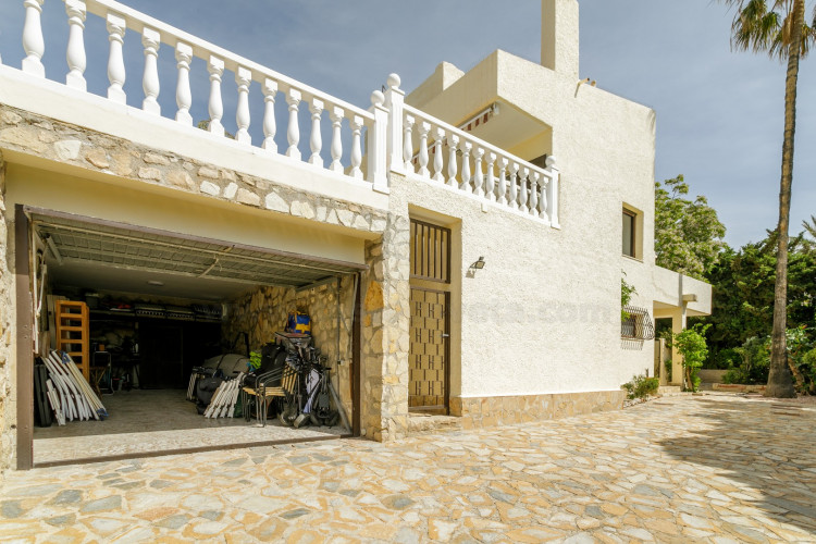 Espectacular chalet estilo mediterraneo cerca del mar