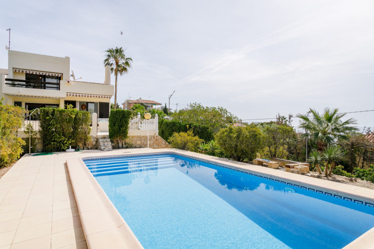 Espectacular chalet estilo mediterraneo cerca del mar