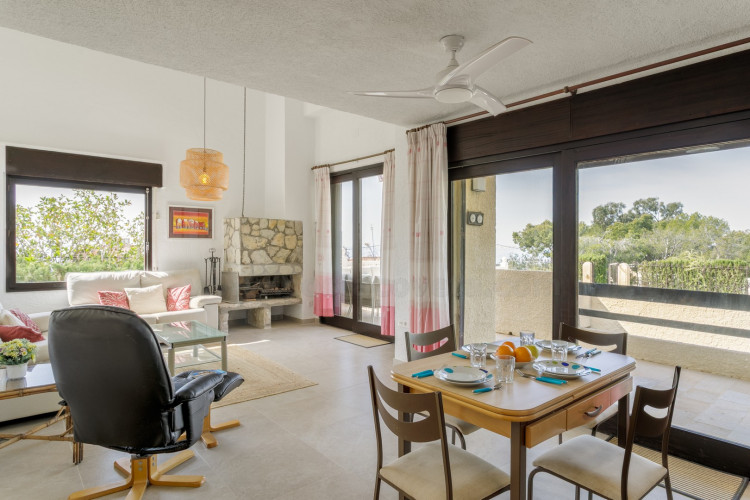 Espectacular chalet estilo mediterraneo cerca del mar