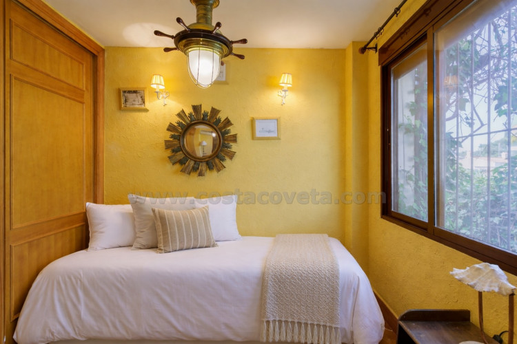 Chalet con vistas a la costa de alicante y a tan solo a 100m de la playa