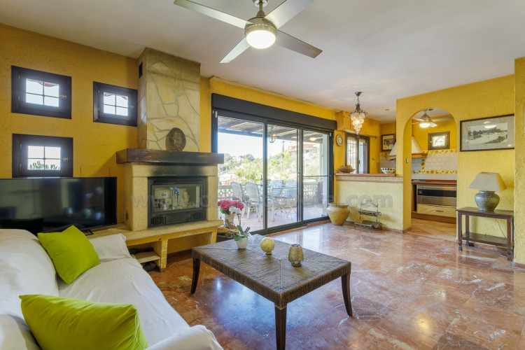 Chalet con vistas a la costa de alicante y a tan solo a 100m de la playa