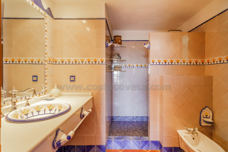 Chalet con vistas a la costa de alicante y a tan solo a 100m de la playa