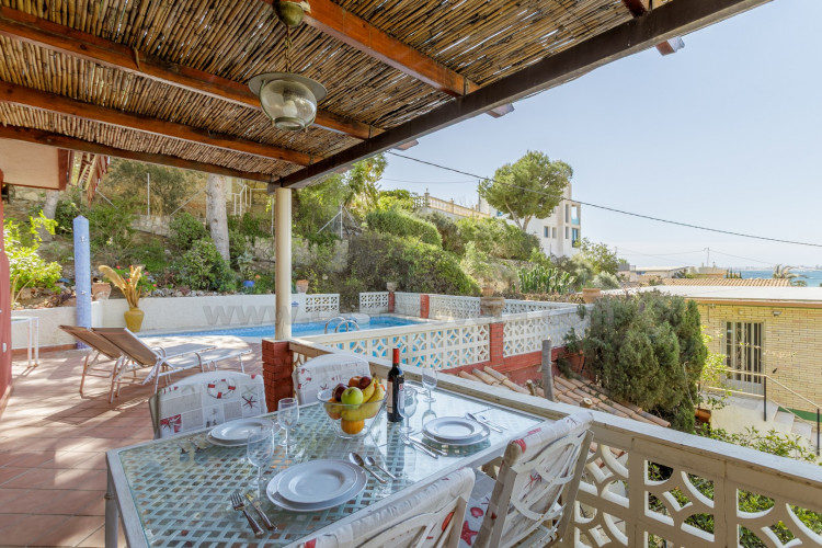 Chalet con vistas a la costa de alicante y a tan solo a 100m de la playa