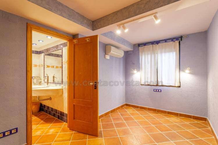 Chalet con vistas a la costa de alicante y a tan solo a 100m de la playa