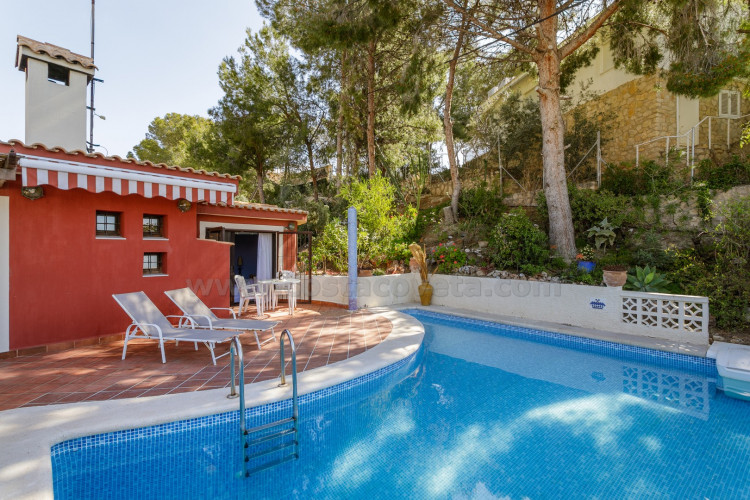 Chalet con vistas a la costa de alicante y a tan solo a 100m de la playa