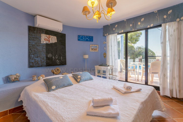 Chalet con vistas a la costa de alicante y a tan solo a 100m de la playa