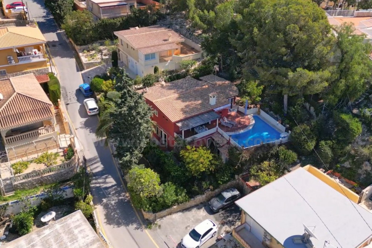 Chalet con vistas a la costa de alicante y a tan solo a 100m de la playa