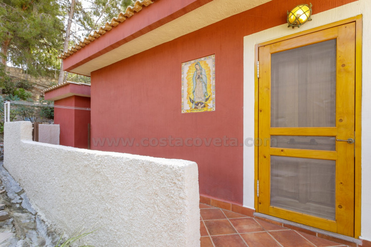 Chalet con vistas a la costa de alicante y a tan solo a 100m de la playa