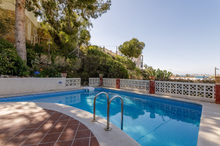 Chalet con vistas a la costa de alicante y a tan solo a 100m de la playa