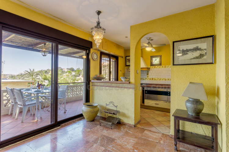 Chalet con vistas a la costa de alicante y a tan solo a 100m de la playa