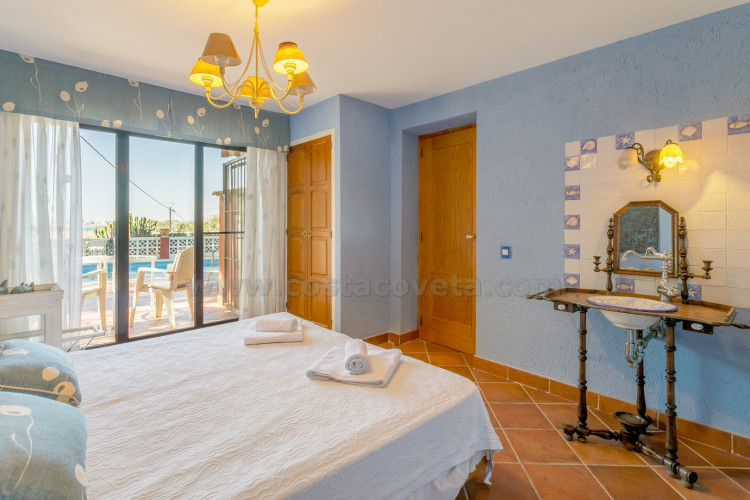 Chalet con vistas a la costa de alicante y a tan solo a 100m de la playa