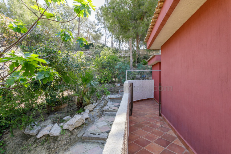 Chalet con vistas a la costa de alicante y a tan solo a 100m de la playa