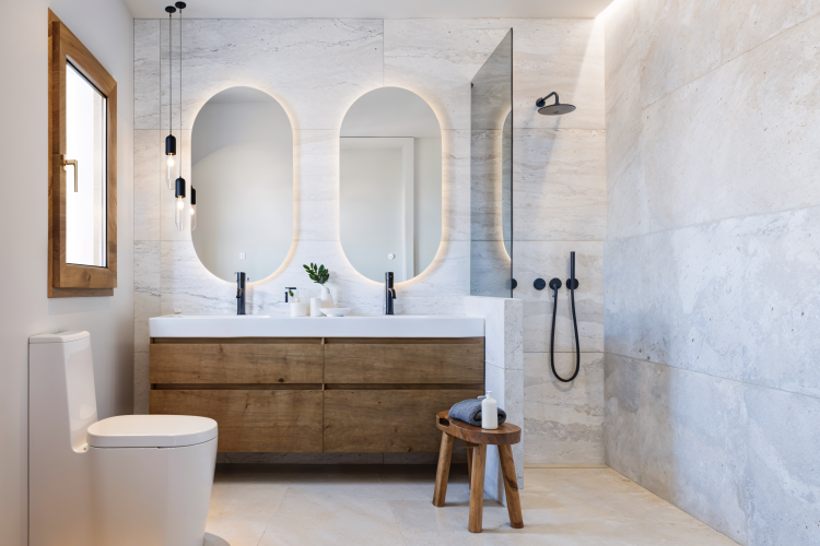 Luxury new-build villas with swimming pool and sea views