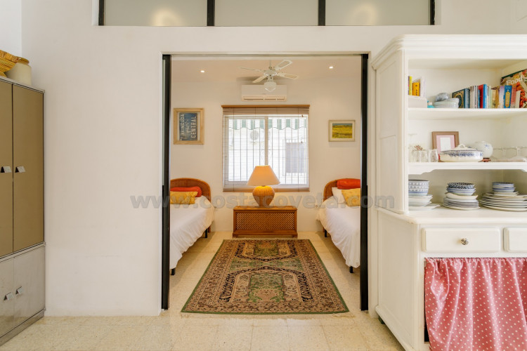 Mini-bungaló muy del mar con amplia terraza soleada y gran potencial de ampliación