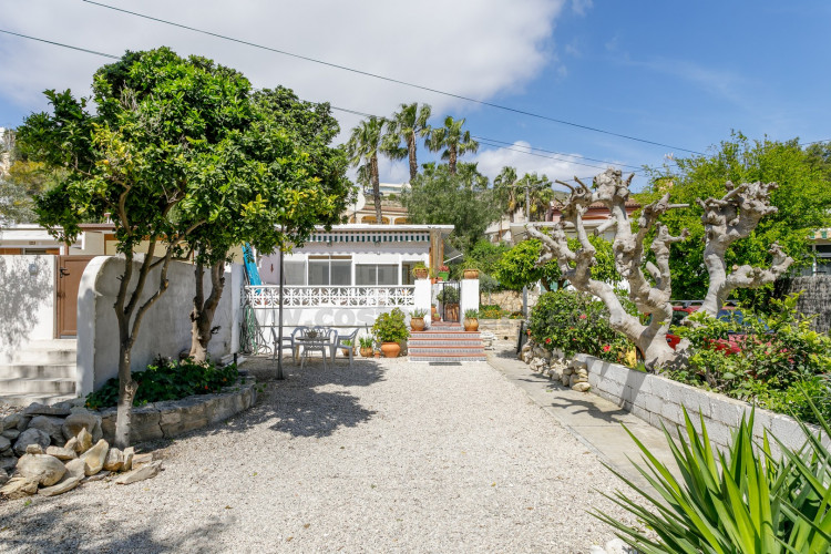 El Campello, Mini-bungaló muy del mar con amplia terraza soleada y gran potencial de ampliación