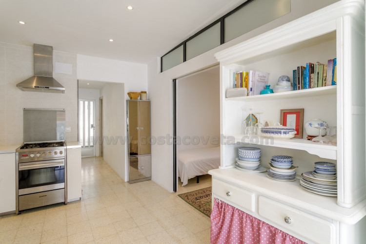 Mini-bungaló muy del mar con amplia terraza soleada y gran potencial de ampliación