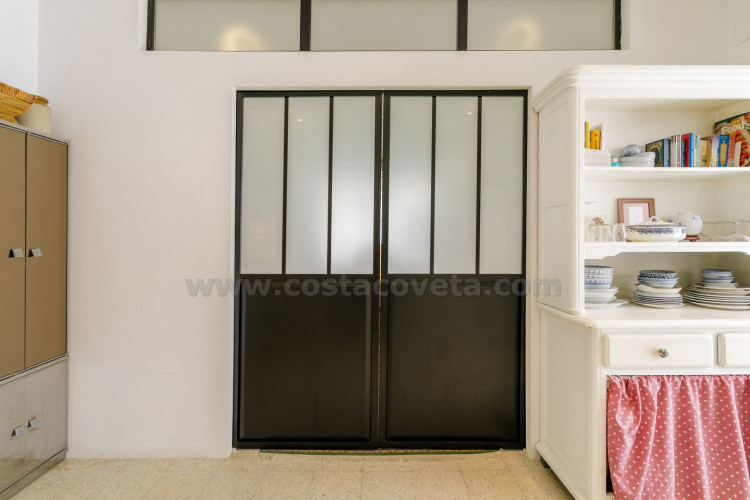 Mini-bungaló muy del mar con amplia terraza soleada y gran potencial de ampliación