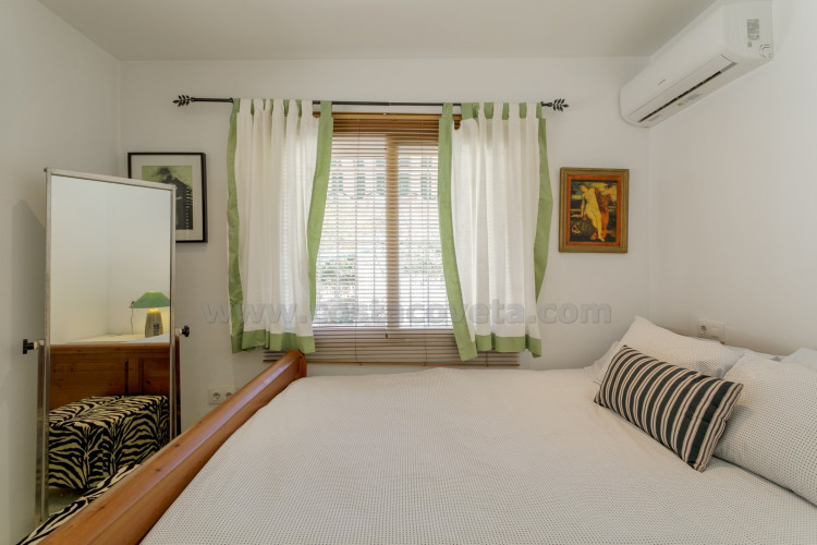 Mini-bungaló muy del mar con amplia terraza soleada y gran potencial de ampliación