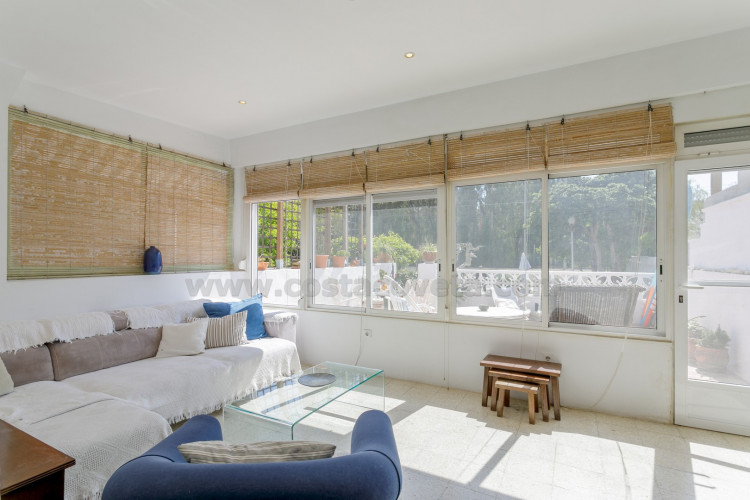 Mini-bungaló muy del mar con amplia terraza soleada y gran potencial de ampliación