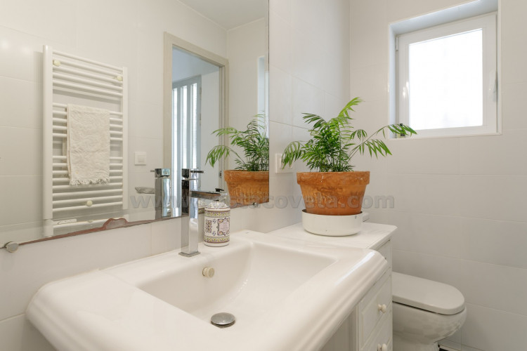 Mini-bungaló muy del mar con amplia terraza soleada y gran potencial de ampliación