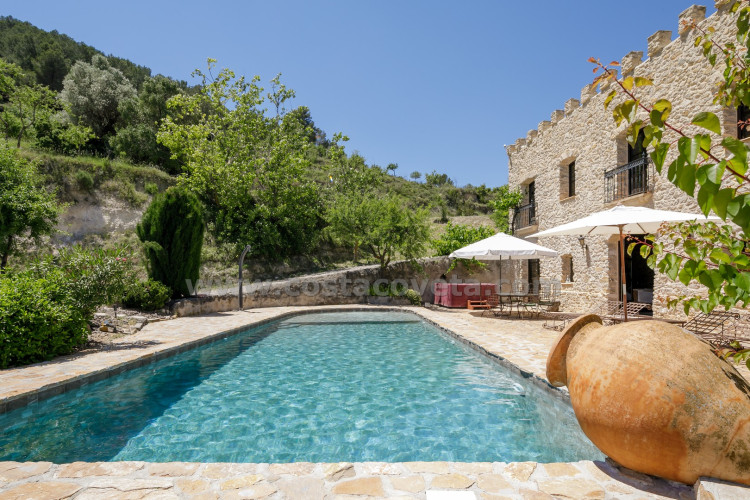 Exclusive luxury castle with extensive private grounds and breathtaking panoramic views