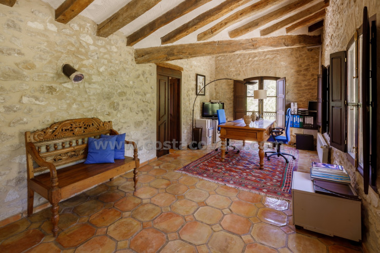 Exclusive luxury castle with extensive private grounds and breathtaking panoramic views