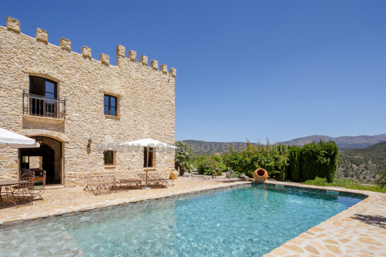 Exclusive luxury castle with extensive private grounds and breathtaking panoramic views