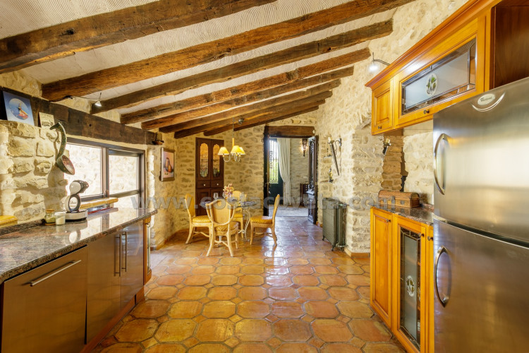 Exclusive luxury castle with extensive private grounds and breathtaking panoramic views